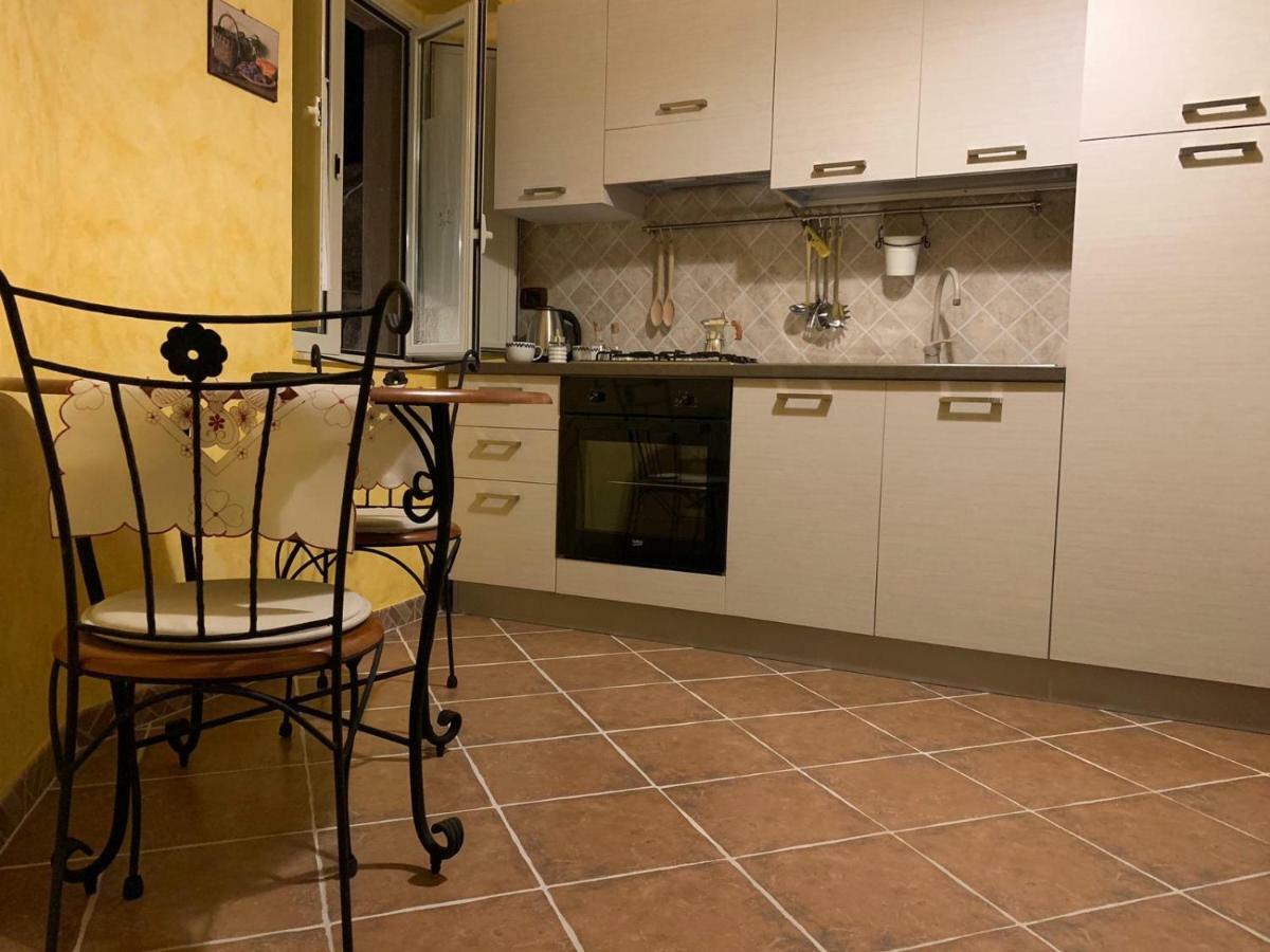카스텔몰라 “Il Vicolo” Casa Vacanze 빌라 외부 사진